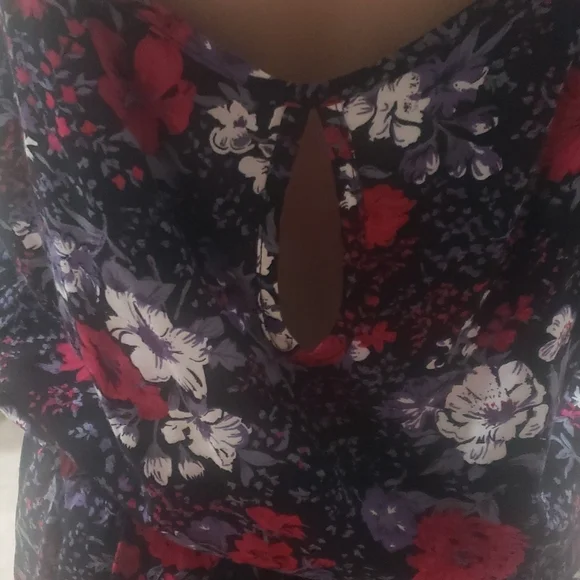 HYPE l artsy floral display flowy spaghettistrap romper double keyhole airy - Picture 8 of 8